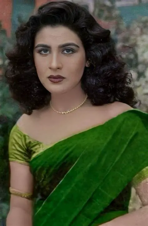 Unveiling Rare and Stunning Amrita Singh Photos: A Journey Through Her Illustrious Career