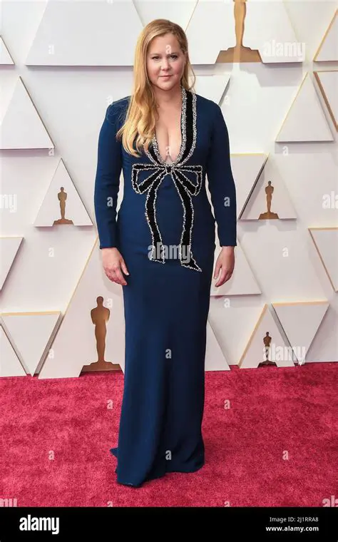Amy Schumer's 2022 Academy Awards Hosting: A Night of Controversy and Comedy