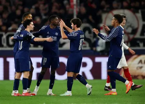 Bayer Leverkusen vs. Paris Saint-Germain: Eine Historische Analyse eines Champions-League-Duells