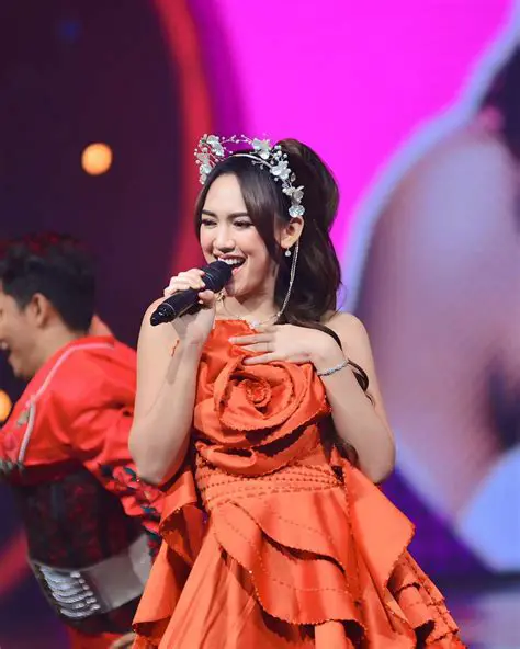 Dara Aprilia: From Local Stage to Dangdut Stardom