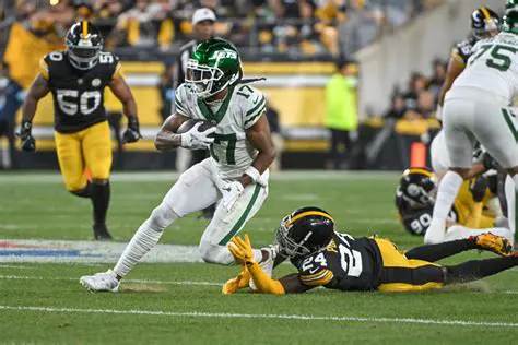 Davante Adams Trade Rumors: Latest Updates & What Raiders Future Holds