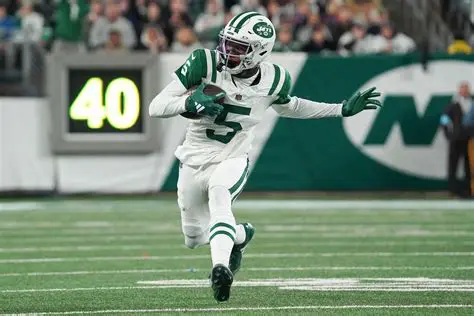 Garrett Wilson Reacts to Davante Adams Trade: A New Era for Jets Receivers?