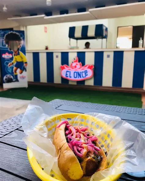 Hot Dog El Charly: A Flavorful Journey Through Mexico City's Iconic Street Food