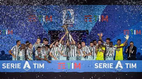 Juventus: La Vecchia Signora Nella Storia Del Calcio Italiano E Globale
