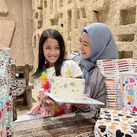 The Single Flower's Love Story: Khanza's Tale of Romance and Resilience