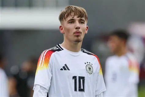 Lennart Karl: Een Duik in het Leven en Werk van een Invloedrijke Figuur