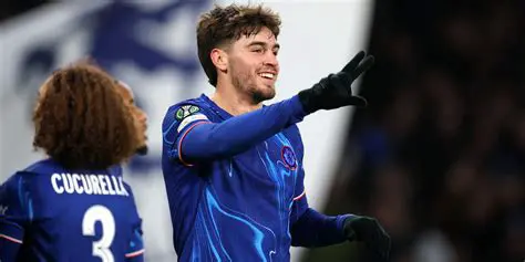 Marc Guiu: L'Ascesa Inarrestabile della Nuova Stella del Calcio Spagnolo tra Barcellona e Chelsea