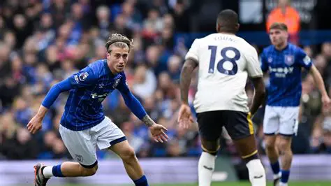 Neymar: Ngôi Sao Sân Cỏ và Hành Trình Đầy Thăng Trầm