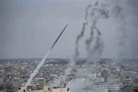 Pbreaking News: Escalating Tensions as Israel Launches New Attacks Amidst Urgent Calls for De-escalation