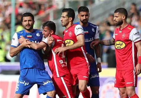 رقابت جذاب خیبر و پرسپولیس: تقابل سنت و قدرت در فوتبال ایران