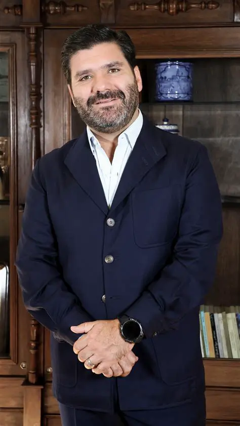 Ricardo Gómez: Trayectoria, Logros y el Impacto de un Líder