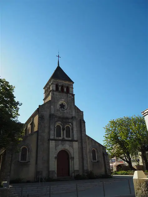 Saint Molf : Découvrez l'Histoire, le Patrimoine et les Secrets de ce Joyau Breton