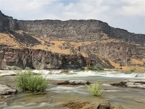 Exploring the Breathtaking Southern Idaho Landscape: A Guide to Natural Wonders