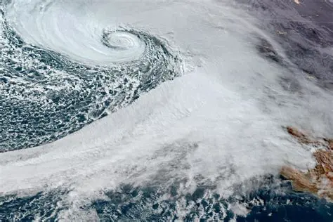 Vancouver Bomb Cyclone Today: Unprecedented Storm Batters Pacific Northwest