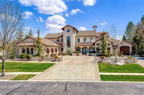 Discover Your Dream Waterfront Homes for Sale in Southern Idaho