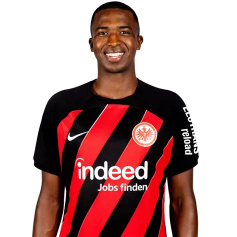 Willian Pacho: L'Étoile Montante Équatorienne, Pilier de la Défense de l'Eintracht Francfort